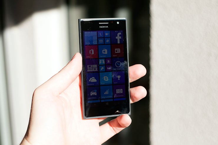 Nokia-Lumia-735-recenzija-iz-ruke-hands-on-review-12.jpg